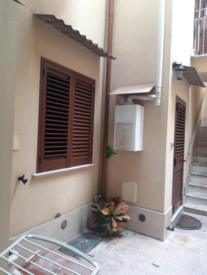 Casa Ale Bed & Breakfast Brindisi Exterior photo